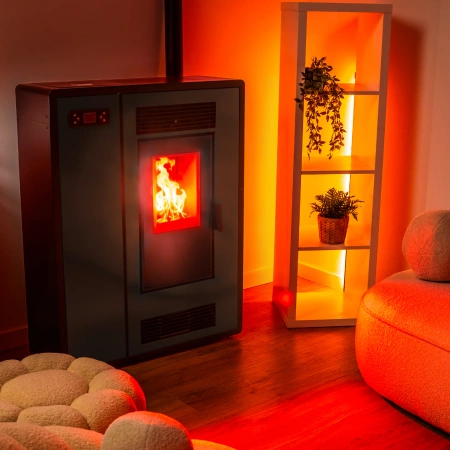 Пелетна камина ARIA BLACK 12 kW