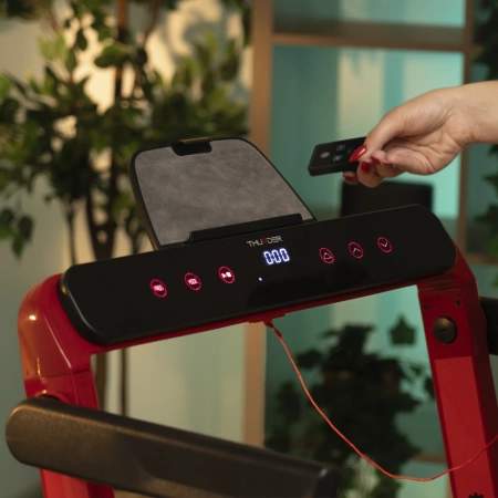 Електрическа бягаща пътека THUNDER RACE-RED