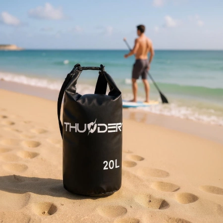 Черна водоустойчива чанта 20 L THUNDER